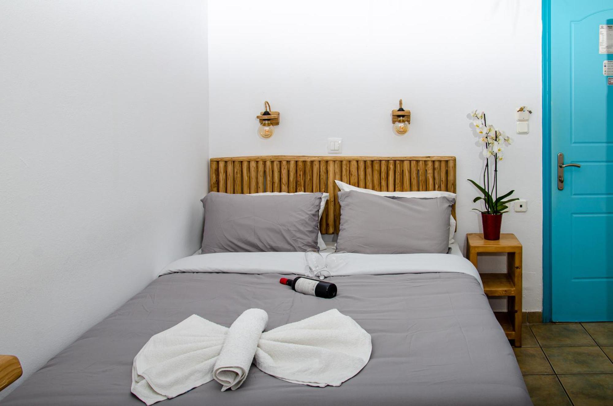 Hotel Livadia Парос Экстерьер фото