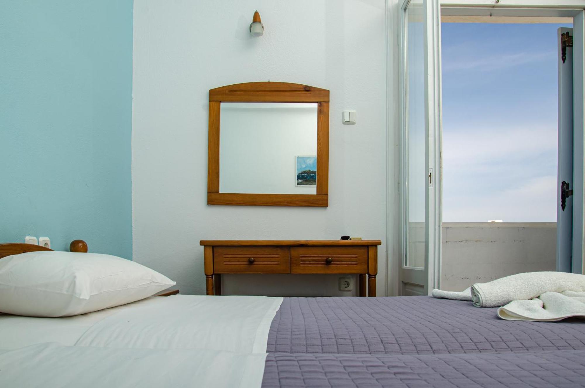 Hotel Livadia Парос Экстерьер фото